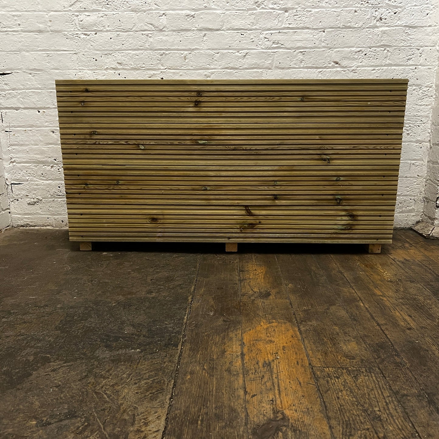 4ft Long 3 Board High Wooden Decking Planter –  120 × 35 × 48 cm
