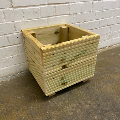 Small Wooden Decking Planter – 35 × 35 × 33 cm