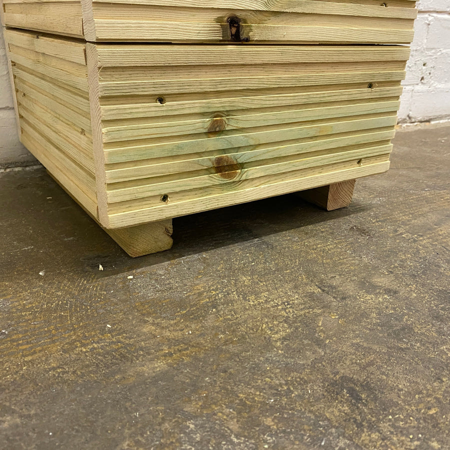 Small Wooden Decking Planter – 35 × 35 × 33 cm