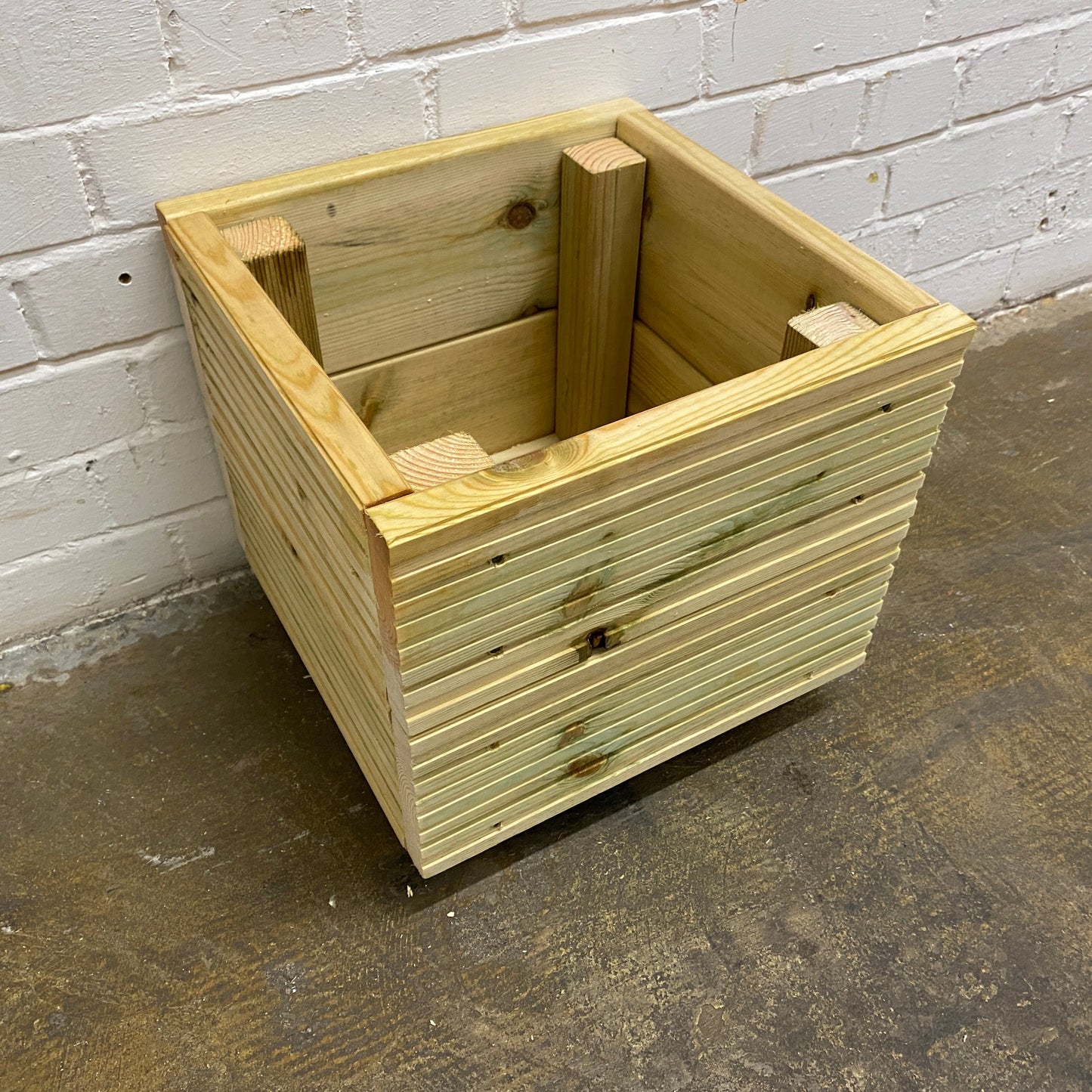 Small Wooden Decking Planter –  35 × 35 × 33 cm