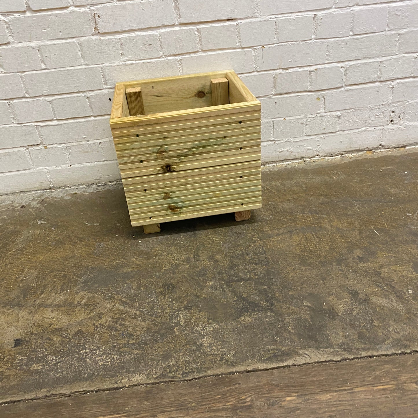 Small Wooden Decking Planter –  35 × 35 × 33 cm