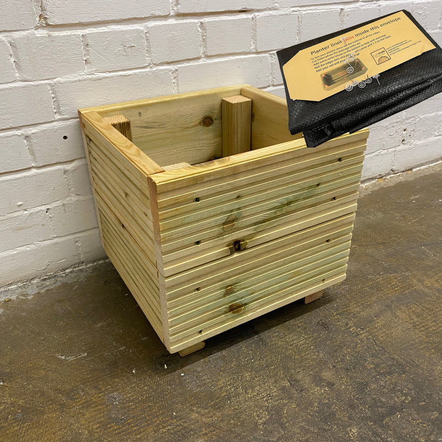 Small Wooden Decking Planter – 35 × 35 × 33 cm
