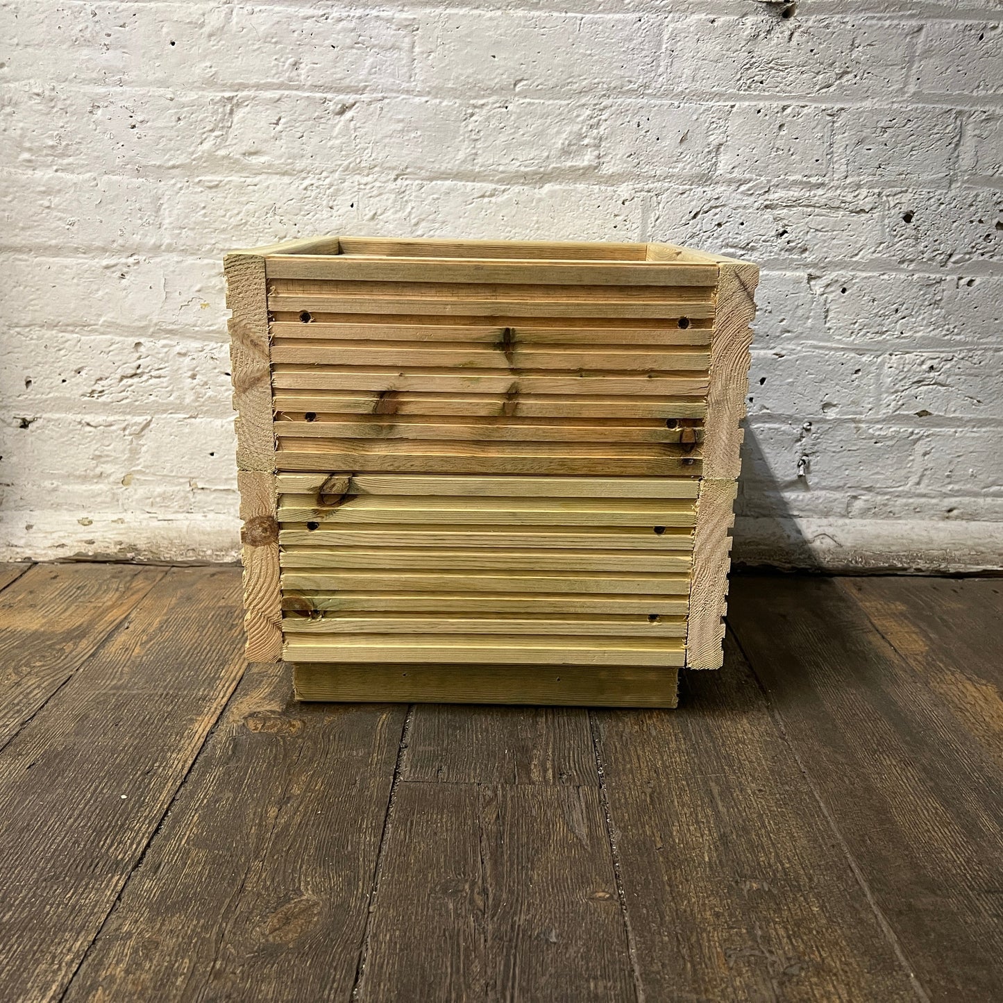 Small Wooden Decking Planter –  35 × 35 × 33 cm