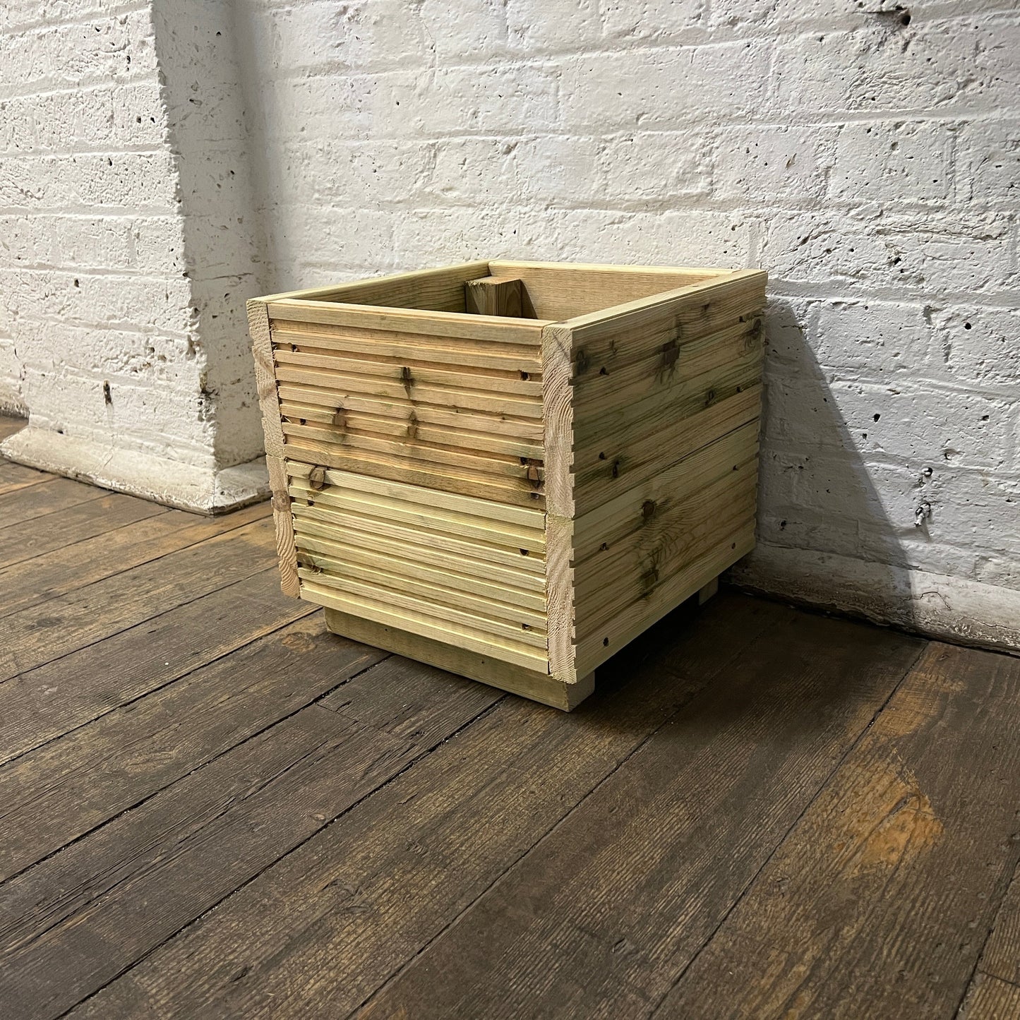Small Wooden Decking Planter –  35 × 35 × 33 cm